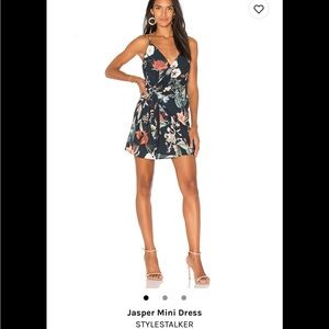 Stylestalker | Jasper Mini Dress | XS | this dress needs to go to Hawaii! 🌺